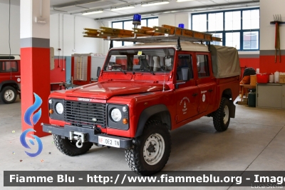 Land-Rover Defender 130
Vigili del Fuoco
Unione Distrettuale della Val Di Sole
Corpo Volontario di Ossana (TN)
VF 0E2 TN
Parole chiave: Land-Rover Defender_130 VF0E2TN