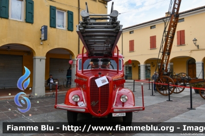 Alfa-Romeo 500
Vigili del Fuoco
Museo Storico dei Vigili del Fuoco di Mantova
AutoScala storica allestimento Bergomi con scala Magirus
VF 1319
Parole chiave: Alfa-Romeo 500 VF1319