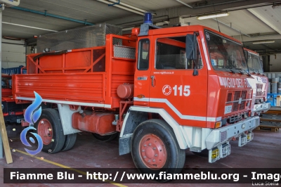 Iveco 90PC
Vigili del Fuoco
Comando Provinciale di Padova
Allestimento Baribbi
VF 13334
Parole chiave: Iveco 90PC VF13334