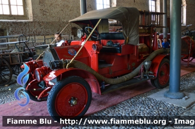 Fiat 15 Ter
Vigili del Fuoco
Museo di Mantova
VF 135
Parole chiave: Fiat 15_Ter VF135