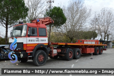 Iveco 330-35
Vigili del Fuoco
Comando Provinciale di Ravenna
N.S.S.A. Ravenna
Mezzo assegnato al nucleo sommozzatori usato per l'addestramento 
VF 15571
Santa Barbara 2014 Ravenna
Parole chiave: Iveco 330-35 VF15771 Santa_Barbara_2014