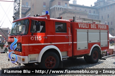 Iveco 160
Vigili del Fuoco
Comndo Provinciale di Ferrara
Distaccamento Volontario di Copparo
AutoPompaSerbatoio allestimento Baribbi
VF 11802
Parole chiave: Iveco 160 VF11802