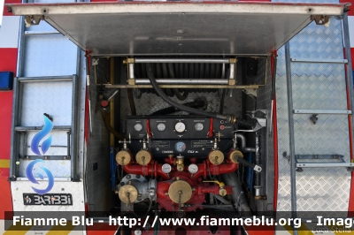 Iveco 190-26
Vigili del Fuoco
Comando Provinciale di Ferrara
Disaccamento Permanente di Portomaggiore
AutoBottePompa allestimento Baribbi I fornitura
II livrea
VF 16031
Parole chiave: Iveco 190-26 VF16031