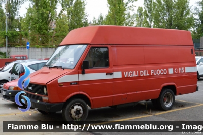 Iveco Daily I serie
Vigili del Fuoco
Comando Provinciale di Modena
VF 16060
Parole chiave: Iveco Daily_Iserie VF16060