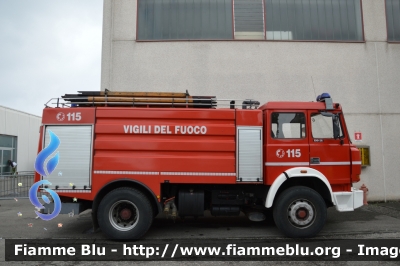 Iveco 190-26
Vigili del Fuoco
Comando Provinciale di Brescia
AutoBottePompa allestimento Baribbi
VF 16393
Parole chiave: Iveco 190-26 VF16393 Reas_2014