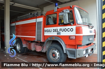 Iveco 190-26
Vigili del Fuoco
Comando Provinciale di Verona
AutoBottePompa allestimento Baribbi
VF 16992
Parole chiave: Iveco 190-26 VF16992