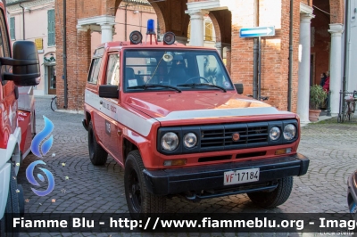 Bertone Freeclimber
Vigili del Fuoco
Comando Provinciale di Ferrara
Distaccamento Permanente di Comacchio
Nucleo Salvamento Acquatico
VF 17184
Parole chiave: Bertone Freeclimber VF17184 befana_2017