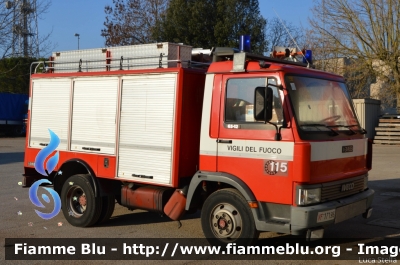 Iveco Zeta 65-12
Vigili del Fuoco
Comando Provinciale di Ravenna
Nucleo NBCR
Allestimento Baribbi
VF 17196
Parole chiave: Iveco Zeta 65-12 VF17196 sAnta_Barbara_2017