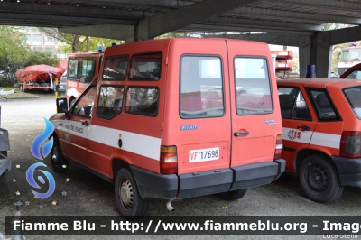 Fiat Fiorino II serie
Vigili del Fuoco
Comando Provinciale di Ravenna
VF 17696
Santa Barbara 2014 Ravenna
Parole chiave: Fiat Fiorino_IIserie VF17696 Santa_Barbara_2014