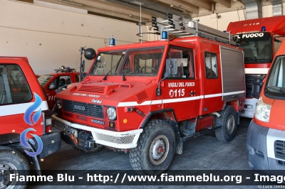 Iveco VM90
Vigili del Fuoco
Comando Provinciale di Ravenna
Polisoccorso allestimento Baribbi
Ricondizionato Fortini
VF 17947
Parole chiave: Iveco VM90 VF17947