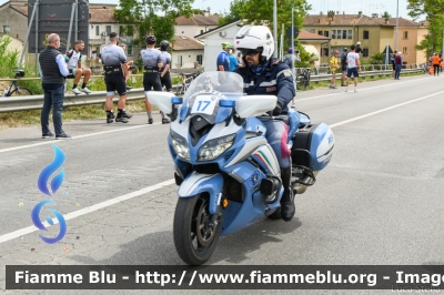 Yamaha FJR 1300 II serie
Polizia di Stato
Polizia Stradale
Allestimento Elevox
POLIZIA G3093
in scorta al Giro d'Italia 2021
Moto "17"
Parole chiave: Yamaha FJR_1300_IIserie POLIZIAG3093 Giro_D_Italia_2021