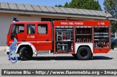 Iveco EuroFire 150E27 I serie
Vigili del Fuoco
Comando Provinciale di Forlì Cesena
Distaccamento Volontario di Cesenatico
AutoPompaSerbatoio allestimento Iveco-Magirus
VF 18415
Parole chiave: Iveco EuroFire_150E27_Iserie VF18415