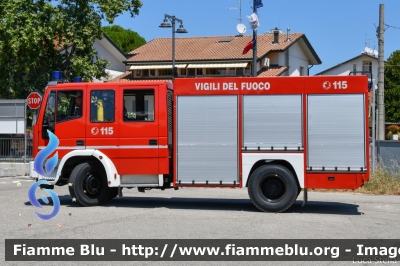 Iveco EuroFire 150E27 I serie
Vigili del Fuoco
Comando Provinciale di Forlì Cesena
Distaccamento Volontario di Cesenatico
AutoPompaSerbatoio allestimento Iveco-Magirus
VF 18415
Parole chiave: Iveco EuroFire_150E27_Iserie VF18415