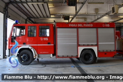 Iveco EuroFire 150E27 I serie
Vigili del Fuoco
Comando Provinciale di Parma
AutoPompaSerbatoio allestimento Iveco-Magirus
Ricondizionato Fortini
VF 18440
Parole chiave: Iveco EuroFire_150E27_ serie VF18440