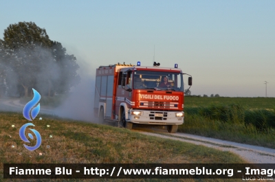 Iveco EuroFire 150E27 I serie
Vigili del Fuoco
Comando Provinciale di Ferrara
DistaccamentoVolontario di Copparo
AutoPompaSerbatoio allestimento Iveco-Magirus
VF 18545
Parole chiave: Iveco EuroFire_150E27_Iserie VF18545