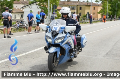 Yamaha FJR 1300 II serie
Polizia di Stato
Polizia Stradale
Allestimento Elevox
POLIZIA G3083
in scorta al Giro d'Italia 2021
Moto "18"
Parole chiave: Yamaha FJR_1300_IIserie POLIZIAG3083 Giro_D_Italia_2021