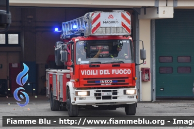 Iveco EuroFire 150E27 I serie
Vigili del Fuoco
Comando Provinciale di Ferrara
AutoScala da 37 metri allestimento Iveco-Magirus
Ricondizionata Carrozzeria Fortini
VF 19237
Parole chiave: Iveco EuroFire_150E27_Iserie VF19237