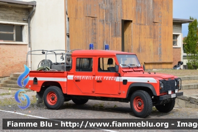 Land Rover Defender 130
Vigili del Fuoco
Comando Provinciale di Verona
VF 19250
Parole chiave: Land-Rover Defender_130 VF19520