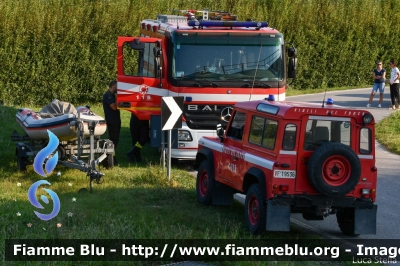 Land Rover Defender 90
Vigili del Fuoco
Comando Provinciale di Ferrara
Distaccamento Permanente di Portomaggiore (FE)
VF 19536
Parole chiave: Land-Rover Defender_90 VF19536