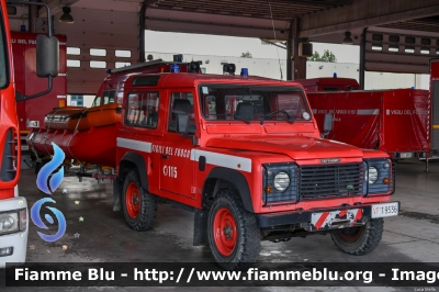  Land Rover Defender 90
Vigili del Fuoco
Comando Provinciale di Ferrara
VF 19537 
Parole chiave:  Land-Rover Defender_90 VF19537