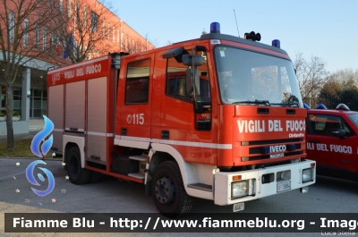 Iveco CityEuroFire 100E21 I serie
Vigili del Fuoco
Comando Provinciale di Ravenna
AutoPompaSerbatoio allestimento Iveco-Magirus
VF 19864
Parole chiave: Iveco CityEuroFire_100E21_Iserie VF19864 Santa_Barbara_2017