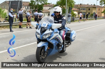 Yamaha FJR 1300 II serie
Polizia di Stato
Polizia Stradale
Allestimento Elevox
POLIZIA G3091
in scorta al Giro d'Italia 2021
Moto "19"
Parole chiave: Yamaha FJR_1300_IIserie POLIZIAG3091 Giro_D_Italia_2021