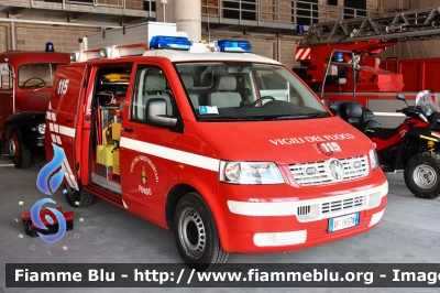 Volkswagen Transporter T5
Vigili del Fuoco
Unione Distrettuale di Fondo
Corpo Volontario di Fondo (TN)
Allestimento MobilTec-Fahrzeugbau
VF 1H9 TN
Parole chiave: Volkswagen Transporter_T5 VF1H9TN