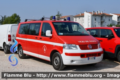 Volkswagen Transporter T5
Vigili del Fuoco
Unione Distrettuale di Trento
Corpo Volontario di Lavis (TN)
VF 1H7 TN
Parole chiave: Volkswagen Transporter_T5 VF1H7TN