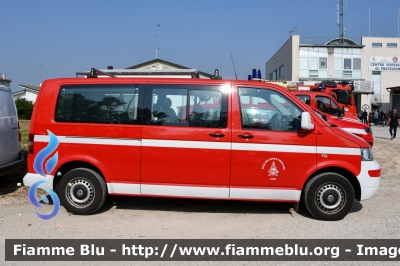 Volkswagen Transporter T5
Vigili del Fuoco
Unione Distrettuale di Trento
Corpo Volontario di Lavis (TN)
VF 1H7 TN
Parole chiave: Volkswagen Transporter_T5 VF1H7TN