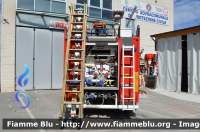 Iveco EuroCargo SuperCity 120E24 II serie
Vigili del Fuoco
Comndo Provinciale di Ferrara
Distaccamento Volontario di Bondeno
AutoPompaSerbatoio allestimento Iveco-Magirus
VF 24530 
Parole chiave: Iveco EuroCargo_SuperCity_120E24_IIserie VF24530