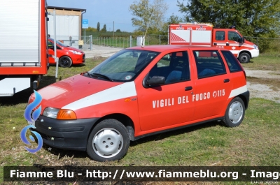 Fiat Punto I Serie
Vigili del Fuoco
Comando Provinciale di Ferrara
Distaccamento Permanente di Cento
VF 20432
Parole chiave: Fiat Punto_ISerie VF20432