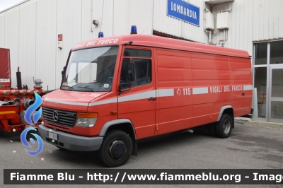 Mercedes-Benz Vario 612D
Vigili del Fuoco
Comando Provinciale di Brescia
VF 20697
Parole chiave: Mercedes-Benz Vario_612D VF20697 Reas_2014