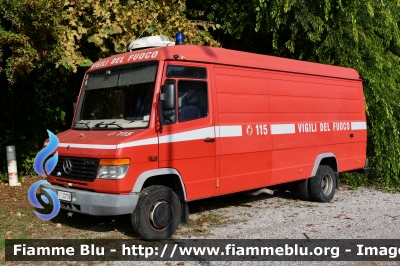  Mercedes-Benz Vario 612D
Vigili del Fuoco
Comando Provinciale di Ferrara
VF 20709 
Parole chiave:  Mercedes-Benz Vario 612D VF20709