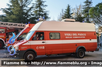 Iveco Daily II Serie
Vigili del Fuoco
Comando Provinciale di Ravenna
N.S.S.A. Ravenna
VF 20887
Parole chiave: Iveco Daily_IISerie VF20887 Santa_BArbara_2017