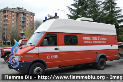 Iveco Daily II Serie
Vigili del Fuoco
Comando Provinciale di Ravenna
N.S.S.A. Ravenna
VF 20887
Santa Barbara 2014 Ravenna
Parole chiave: Iveco Daily_IISerie VF20887 Santa_Barbara_2014