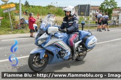 Yamaha FJR 1300 II serie
Polizia di Stato
Polizia Stradale
Allestimento Elevox
POLIZIA G3084
in scorta al Giro d'Italia 2021
Moto "20"
Parole chiave: Yamaha FJR_1300_IIserie POLIZIAG3084 Giro_D_Italia_2021