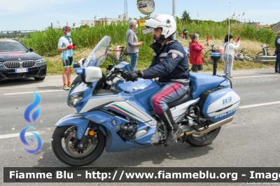 Yamaha FJR 1300 II serie
Polizia di Stato
Polizia Stradale
Allestimento Elevox
POLIZIA G3084
in scorta al Giro d'Italia 2021
Moto "20"
Parole chiave: Yamaha FJR_1300_IIserie POLIZIAG3084 Giro_D_Italia_2021