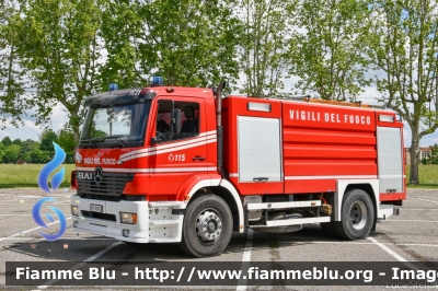 Mercedes-Benz Atego 1828 I serie
Vigili del Fuoco
Comando Provinciale di Bologna
Distaccamento Volontario di San Pietro in Casale
AutoBottePompa allestimento Bai
VF 21515
Parole chiave: Mercedes-Benz Atego_1828_Iserie VF21515