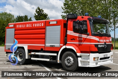 Mercedes-Benz Atego 1828 I serie
Vigili del Fuoco
Comando Provinciale di Bologna
Distaccamento Volontario di San Pietro in Casale
AutoBottePompa allestimento Bai
VF 21515
Parole chiave: Mercedes-Benz Atego_1828_Iserie VF21515