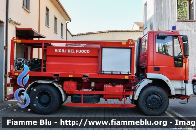 Iveco EuroCargo 135E23 4x4 I serie
Vigili del Fuoco
Comando Provinciale di Bologna
Distaccamento Permanente di Imola
Allestimento Fortini
VF 21587
Parole chiave: Iveco EuroCargo_135E23_4x4_Iserie VF21587