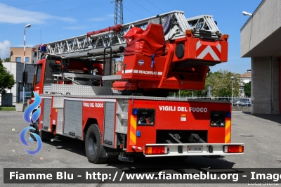 Iveco EuroFire 150E28 I serie
Vigili del Fuoco
Comando Provinciale di Parma
EX Comando Provinciale di La Spezia
AutoScala da 30 metri allestimento Iveco-Magirus
VF 21636
Parole chiave: Iveco EuroFire_150E28_Iserie VF21636