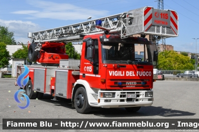 Iveco EuroFire 150E28 I serie
Vigili del Fuoco
Comando Provinciale di Parma
EX Comando Provinciale di La Spezia
AutoScala da 30 metri allestimento Iveco-Magirus
VF 21636
Parole chiave: Iveco EuroFire_150E28_Iserie VF21636