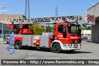 Iveco EuroFire 150E28 I serie
Vigili del Fuoco
Comando Provinciale di Parma
EX Comando Provinciale di La Spezia
AutoScala da 30 metri allestimento Iveco-Magirus
VF 21636
Parole chiave: Iveco EuroFire_150E28_Iserie VF21636