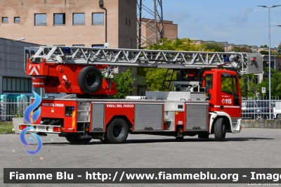 Iveco EuroFire 150E28 I serie
Vigili del Fuoco
Comando Provinciale di Parma
EX Comando Provinciale di La Spezia
AutoScala da 30 metri allestimento Iveco-Magirus
VF 21636
Parole chiave: Iveco EuroFire_150E28_Iserie VF21636