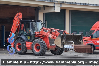 JCB 4CX
Vigili del Fuoco
Comando Provinciale di Ferrara
Colonna Mobile Regionale
Movimento Terra
VF 21657
Parole chiave: JCB 4CX VF21657