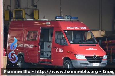 Mercedes-Benz Sprinter II serie
Vigili del Fuoco
Comando Provinciale di Bologna
Nucleo Soccorso Salvamento Acquatico
Ex Ferrara
VF 21866
Parole chiave: Mercedes-Benz Sprinter_IIserie VF21866 Santa_BArbara_2018