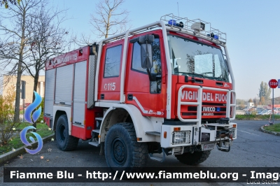 Iveco Grizzly 140E24 4x4 I serie
Vigili del Fuoco
Comando Provinciale di Bologna
AutoPompaSerbatoio allestimento Iveco-Magirus
VF21939
Parole chiave: Iveco Grizzly_140E24_4x4_Iserie VF21939 Santa_Barbara_2018