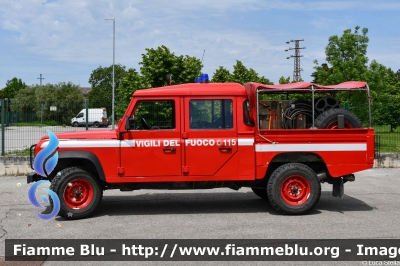 Land Rover Defender 130
Vigili del Fuoco
Comando Provinciale di Forlì Cesena
Distaccamento Volontario di Savignano sul Rubicone
VF 21988
Parole chiave: Land-Rover Defender_130 VF21988