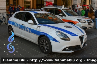 Alfa Romeo Nuova Giulietta
Polizia Locale Ferrara
Auto 21
Parole chiave: Alfa-Romeo Nuova_Giulietta Viva_2021