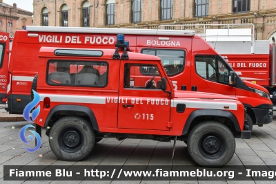 Land Rover Defender 90
Vigili del Fuoco
Comando Provinciale di Bologna
Distaccamento Volontario di San Pietro in Casale
Fornitura Regione Emilia Romagna
VF 22045
Parole chiave: Land-Rover Defender_90 VF22045